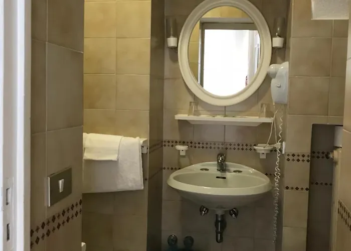 Отель Antonio